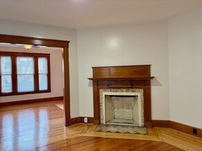 271-273-273 Pleasant St in Holyoke, MA - Building Photo - Building Photo