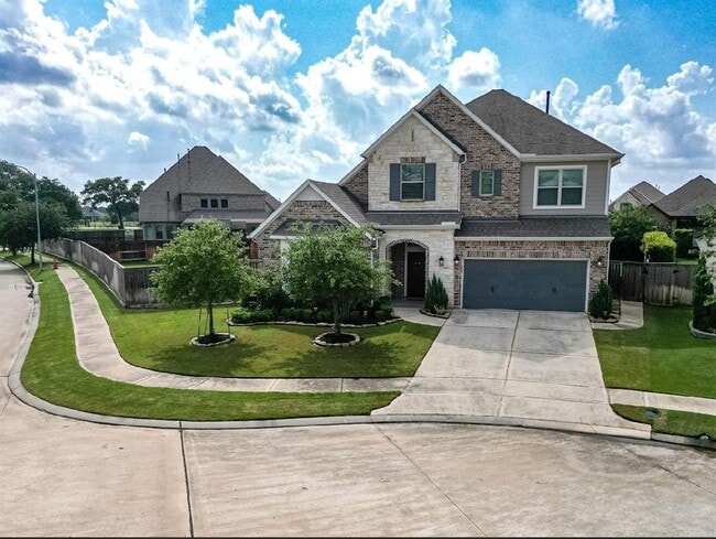 property at 9311 Stablewood Lakes Ln