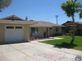 1661 Yucca Dr in El Centro, CA - Building Photo