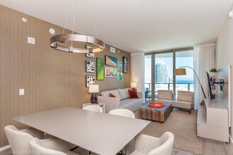 4111 S Ocean Dr in Hollywood, FL - Building Photo - Building Photo