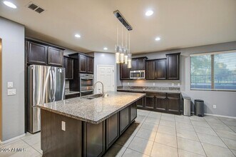 6815 S 19th Ln in Phoenix, AZ - Building Photo - Building Photo