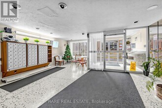 3320 Fieldgate Dr in Mississauga, ON - Building Photo - Building Photo