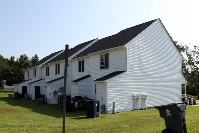 103 Sallinger St in Knightdale, NC - Foto de edificio - Building Photo