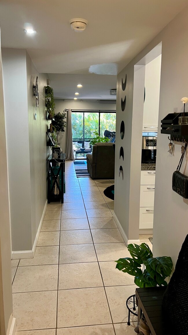 140 S Cypress Rd, Unit 123 in Pompano Beach, FL - Building Photo - Building Photo