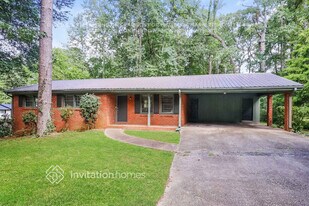 7290 Hollyhock Dr in Douglasville, GA - Building Photo