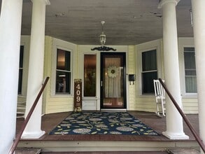 409 E Main St in Loudonville, OH - Building Photo - Building Photo