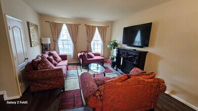 9387 Rock Ripple Ln in Laurel, MD - Foto de edificio - Building Photo