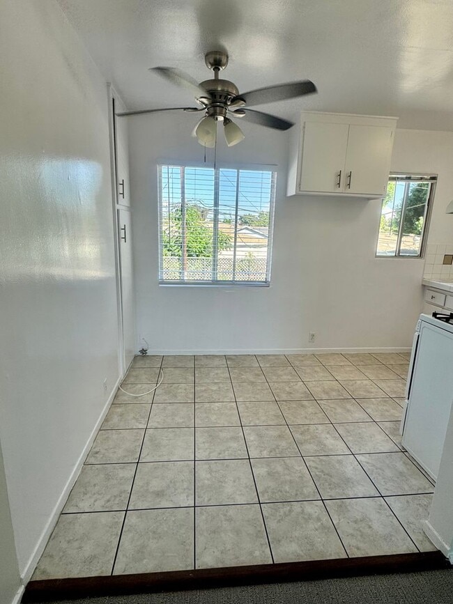 6290 Cherry Ave in Long Beach, CA - Building Photo - Building Photo