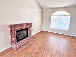 1426 Pathfinder Rd in Henderson, NV - Foto de edificio - Building Photo