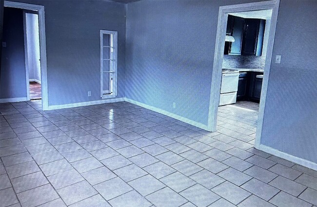 property at 3615 Edgemont Dr