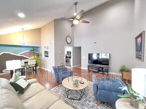 26 Melinda Ln in Bella Vista, AR - Foto de edificio - Building Photo