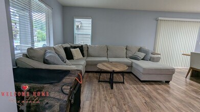 8708 Stockholm Ln NE in Lacey, WA - Building Photo - Building Photo