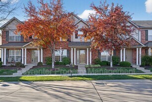 1111 Ridgeway Dr in Lake St. Louis, MO - Building Photo