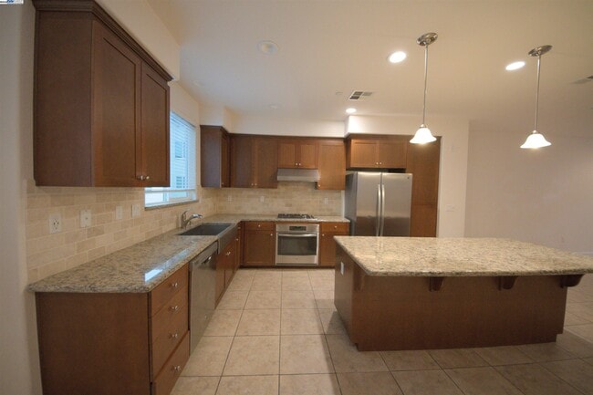 5530 Esprit Way in Dublin, CA - Building Photo - Building Photo