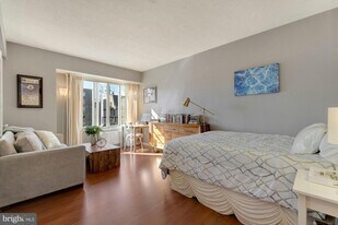 1727 Massachusetts Ave NW, Unit 605 in Washington, DC - Building Photo