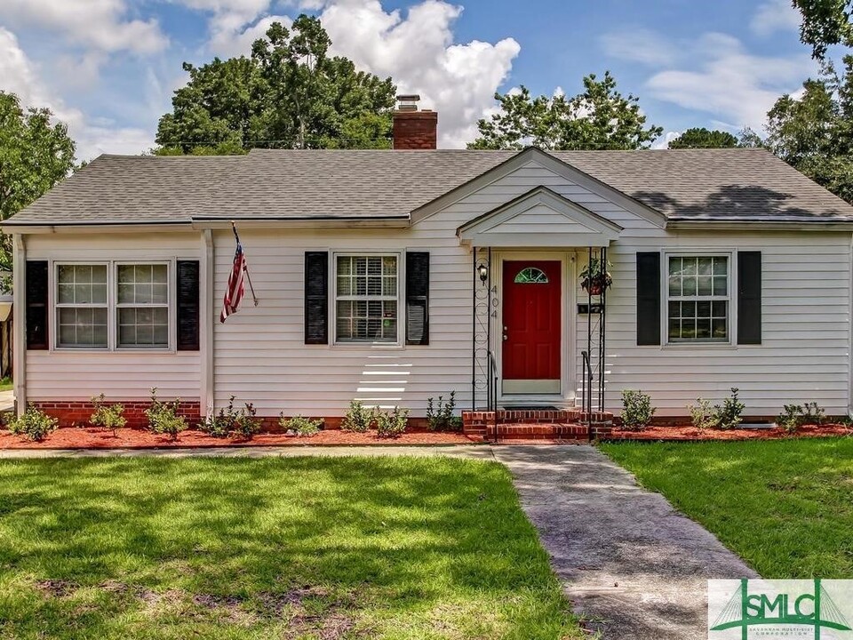 404 Columbus Dr in Savannah, GA - Foto de edificio