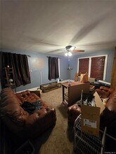 121 4th St in Hicksville, NY - Building Photo - Building Photo