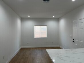 10717 Amestoy Ave in Los Angeles, CA - Building Photo - Building Photo