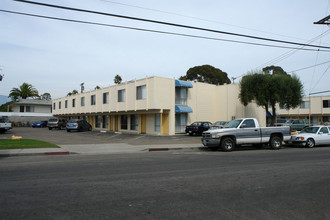 Silverwood Townhouses in Goleta, CA - Building Photo - Building Photo