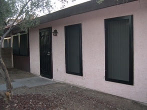 4310 Caliente St in Las Vegas, NV - Building Photo - Building Photo