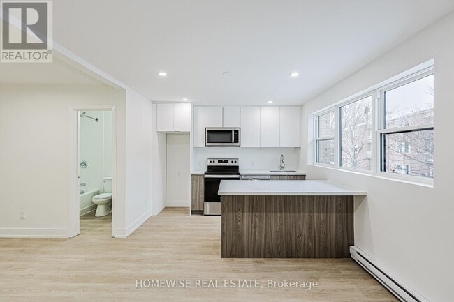 100 Liberty St N in Clarington, ON - Building Photo - Building Photo