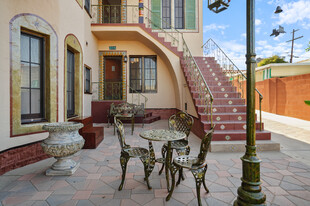 1557 S Genesee Ave, Unit 1557 in Los Angeles, CA - Building Photo