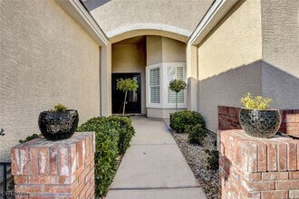 10728 Elm Ridge Ave in Las Vegas, NV - Foto de edificio - Building Photo