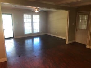 2062 Elvis Presley Dr in Tupelo, MS - Building Photo - Building Photo