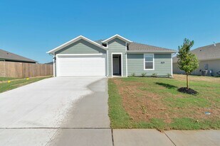 950 Hudson St in Prairie Grove, AR - Building Photo