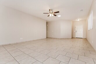 16812 W Windermere Way in Surprise, AZ - Building Photo - Building Photo
