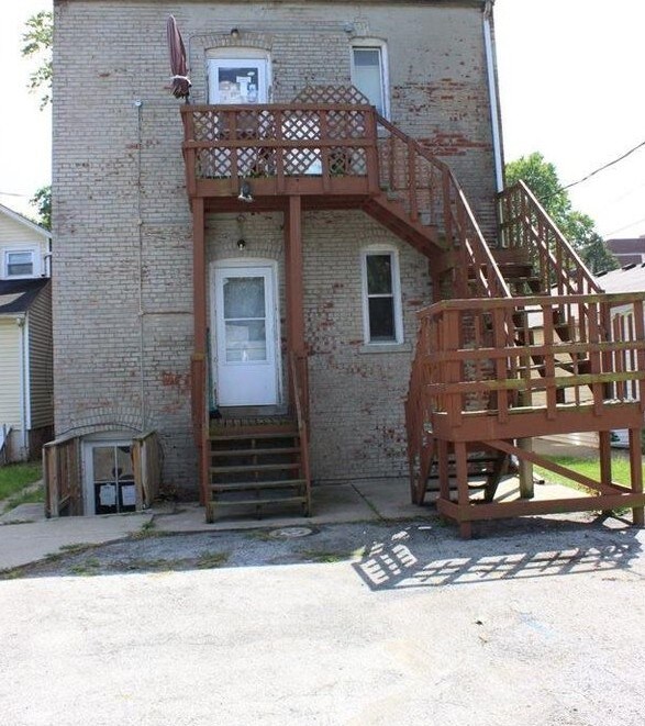 608 1/2 E Monroe St in Bloomington, IL - Foto de edificio - Building Photo
