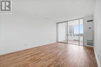 22 Clarissa Dr in Richmond Hill, ON - Building Photo - Building Photo