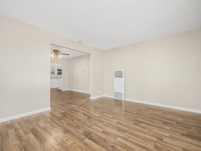 2140 E Floradora Ave in Fresno, CA - Building Photo - Building Photo