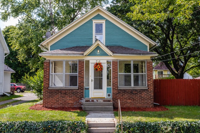 property at 716 Lincoln St