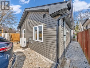 915 Curry Ave in Windsor, ON - Building Photo - Building Photo