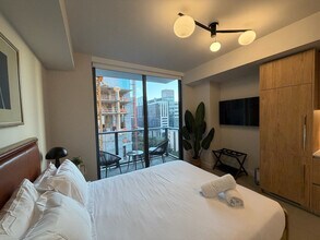 11 NE 6th St, Unit SI FL12-ID1429751P in Miami, FL - Building Photo - Building Photo