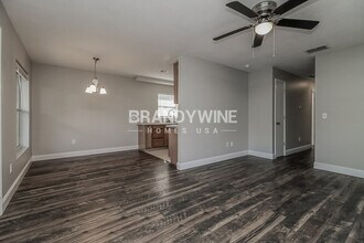 1423 N Tremain St in Mount Dora, FL - Foto de edificio - Building Photo