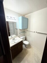 1633 Best Ln, Unit #1633 in Eugene, OR - Foto de edificio - Building Photo