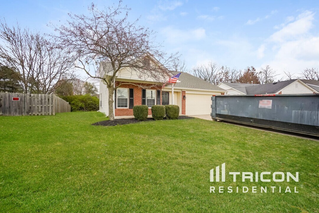 4921 May Ridge Ln in Indianapolis, IN - Building Photo