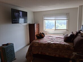 7333 New Hampshire Ave, Unit 11th Floor in Takoma Park, MD - Building Photo - Building Photo