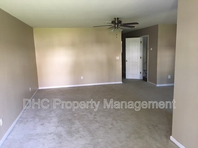 6494 Snow Bird Ln in Douglasville, GA - Building Photo - Building Photo
