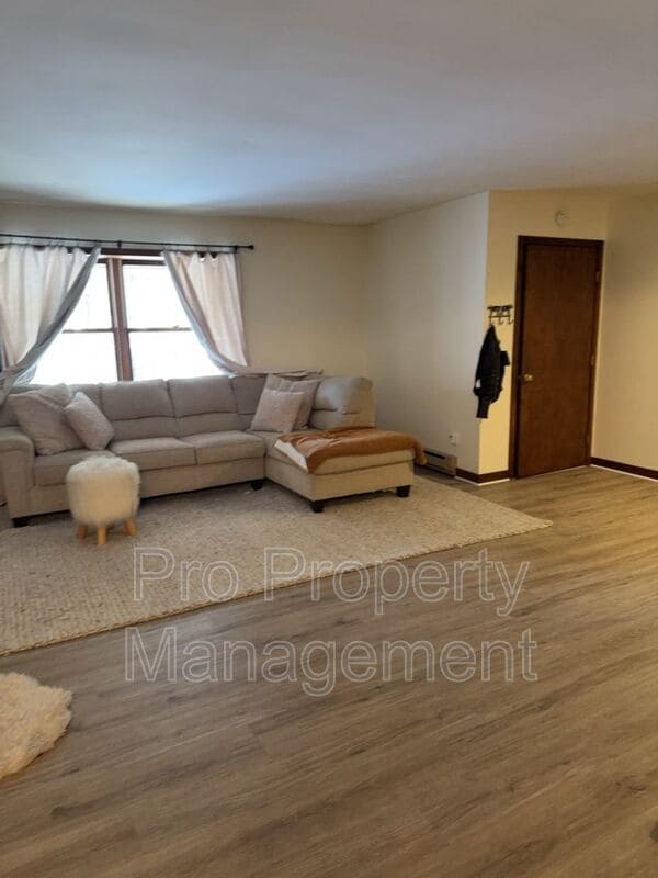 60 Westwood Rd in Woodbury, CT - Building Photo - Building Photo