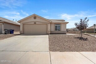 4800 Kiko A Fierro Dr in El Paso, TX - Building Photo