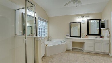 672 Channel Ridge Dr in Rockwall, TX - Building Photo - Building Photo