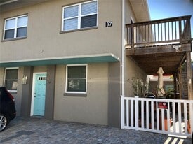 37 144th Ave in Madeira Beach, FL - Building Photo