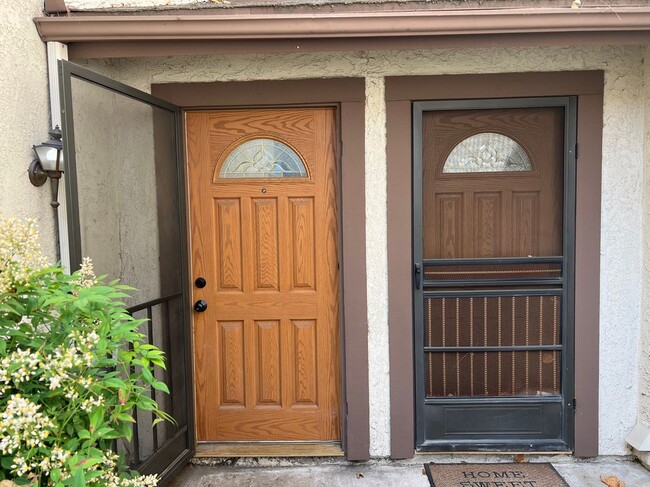 6662 Altawoods Way in Rancho Cucamonga, CA - Foto de edificio - Building Photo