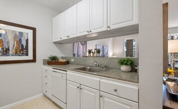 401 S Norfolk St in San Mateo, CA - Building Photo - Building Photo