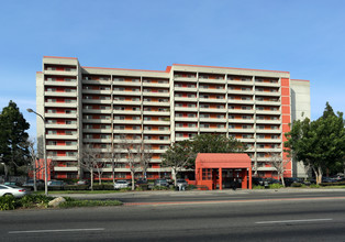 Flower Park Plaza Apartments in Santa Ana, CA - Building Photo - Building Photo