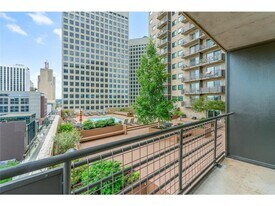 66 9th St E in St. Paul, MN - Building Photo