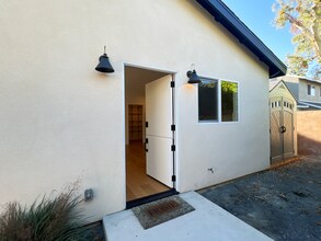 326 Hamilton St in Costa Mesa, CA - Foto de edificio - Building Photo